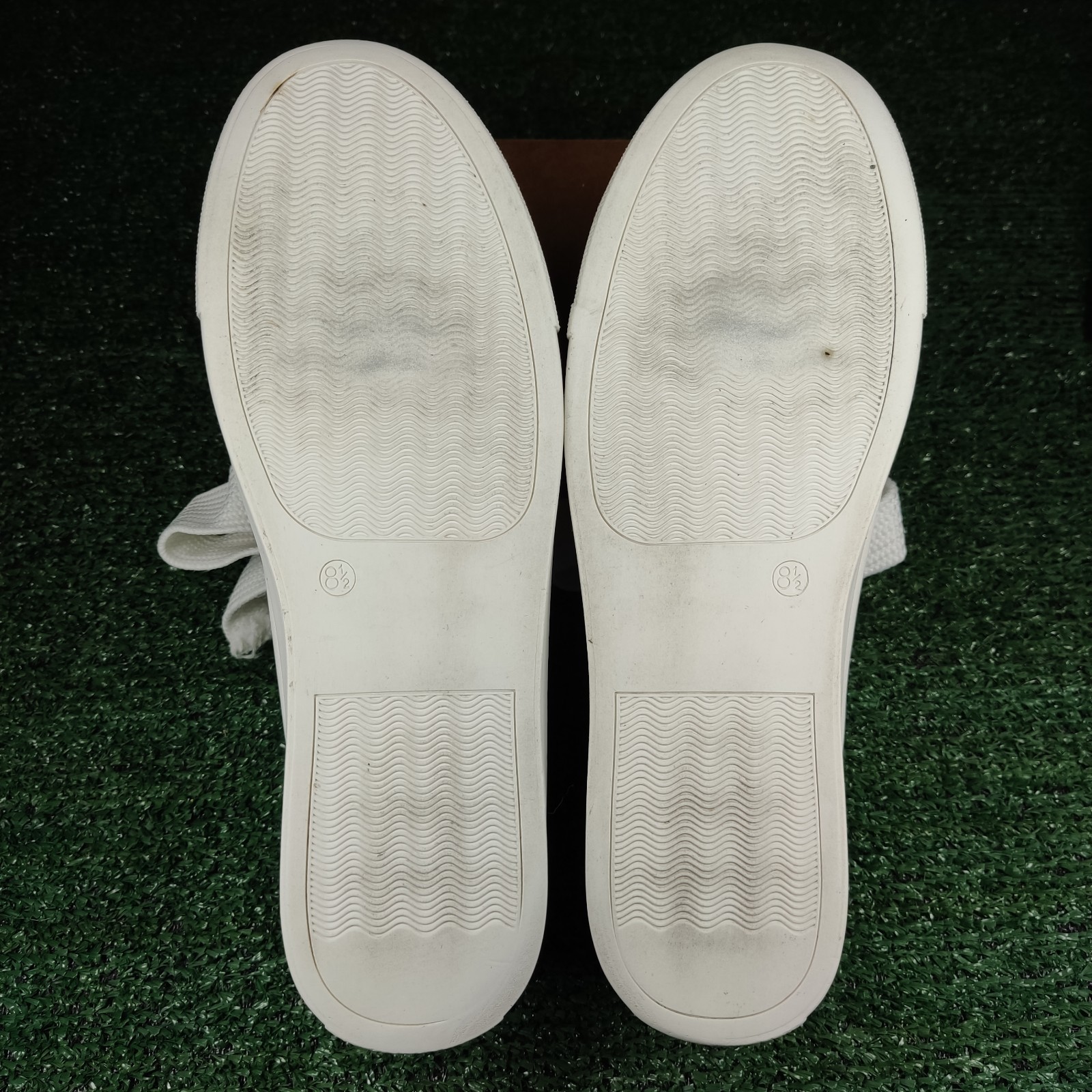 LOFT Women's Sneakers Lace Up Casual White Shoes Size 8.5