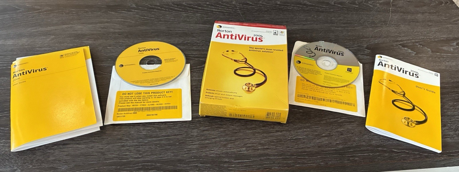 Norton AntiVirus 2004 & 2006 Lot of 2 Computer Software Internet Security Disc