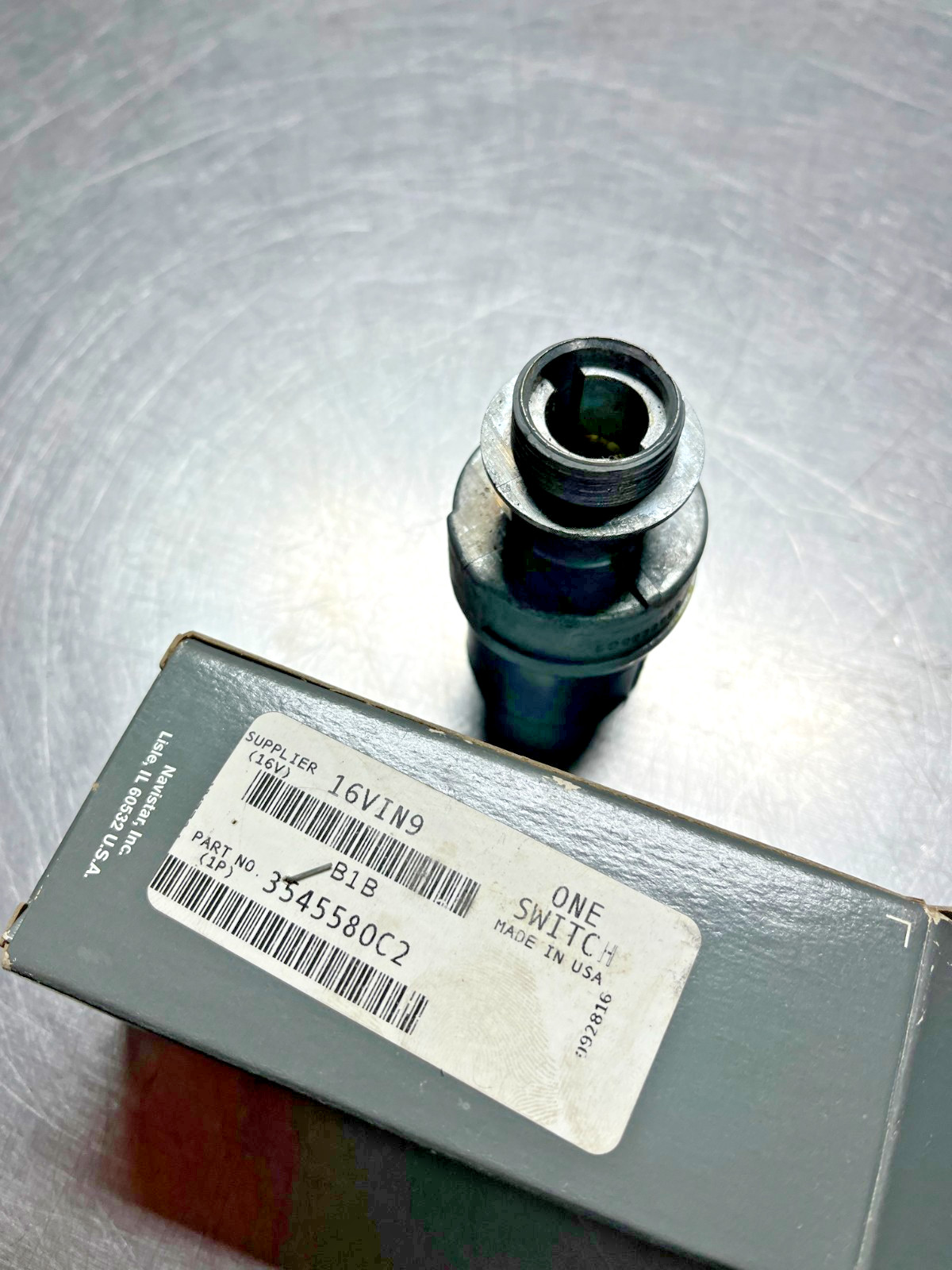 Genuine OEM  INTERNATIONAL  Navistar  Ignition SWITCH  3545580C2