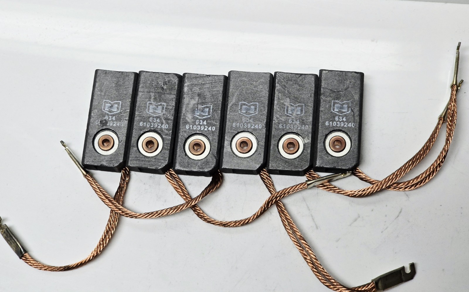 6 National Electric 634 61039240 Carbon Motor Brushes 2.75 x 1.25 x .75 Surplus
