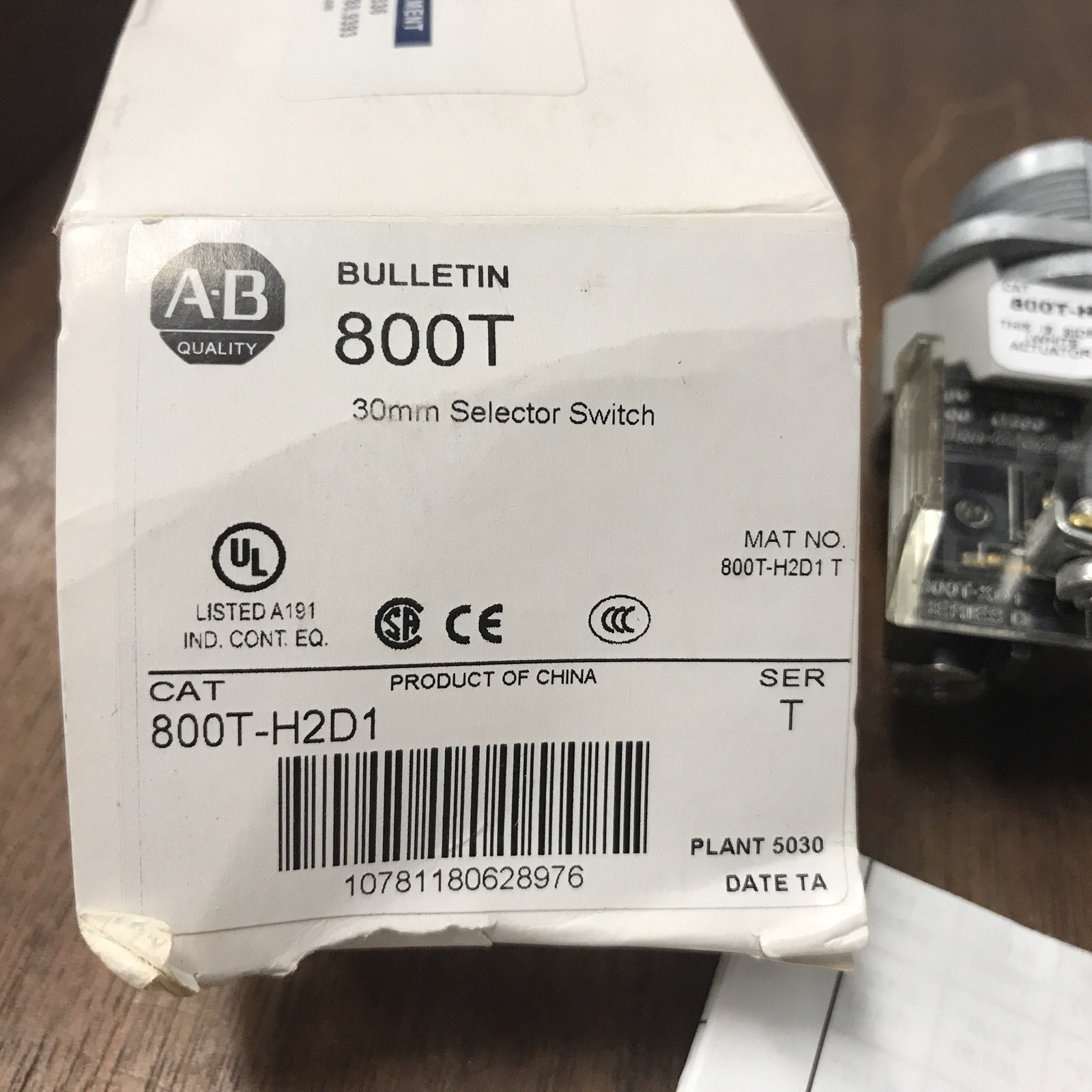 NEW OPEN BOX ALLEN BRADLEY 800T-H2 SELECTOR SWITCH SER T