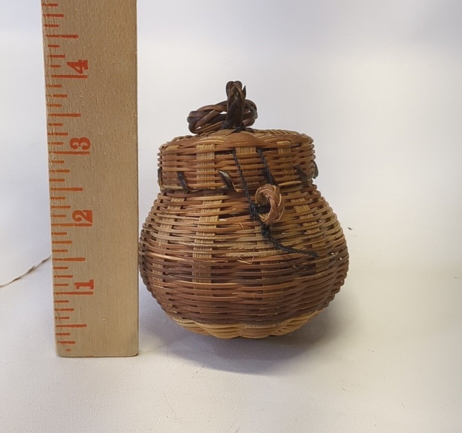 Woven Wicker Sachet Basket