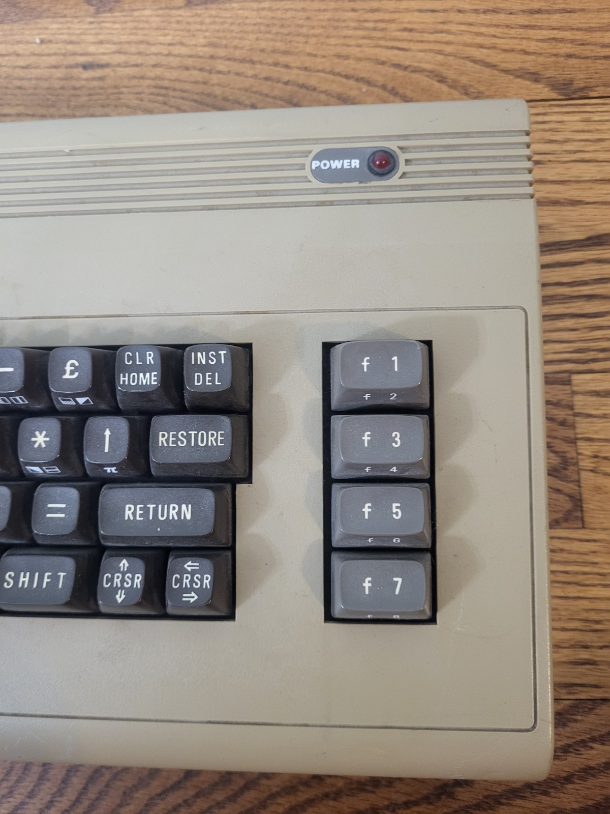 Commodore 64 Model C64 Breadbin Vintage Computer - READ Missing Key