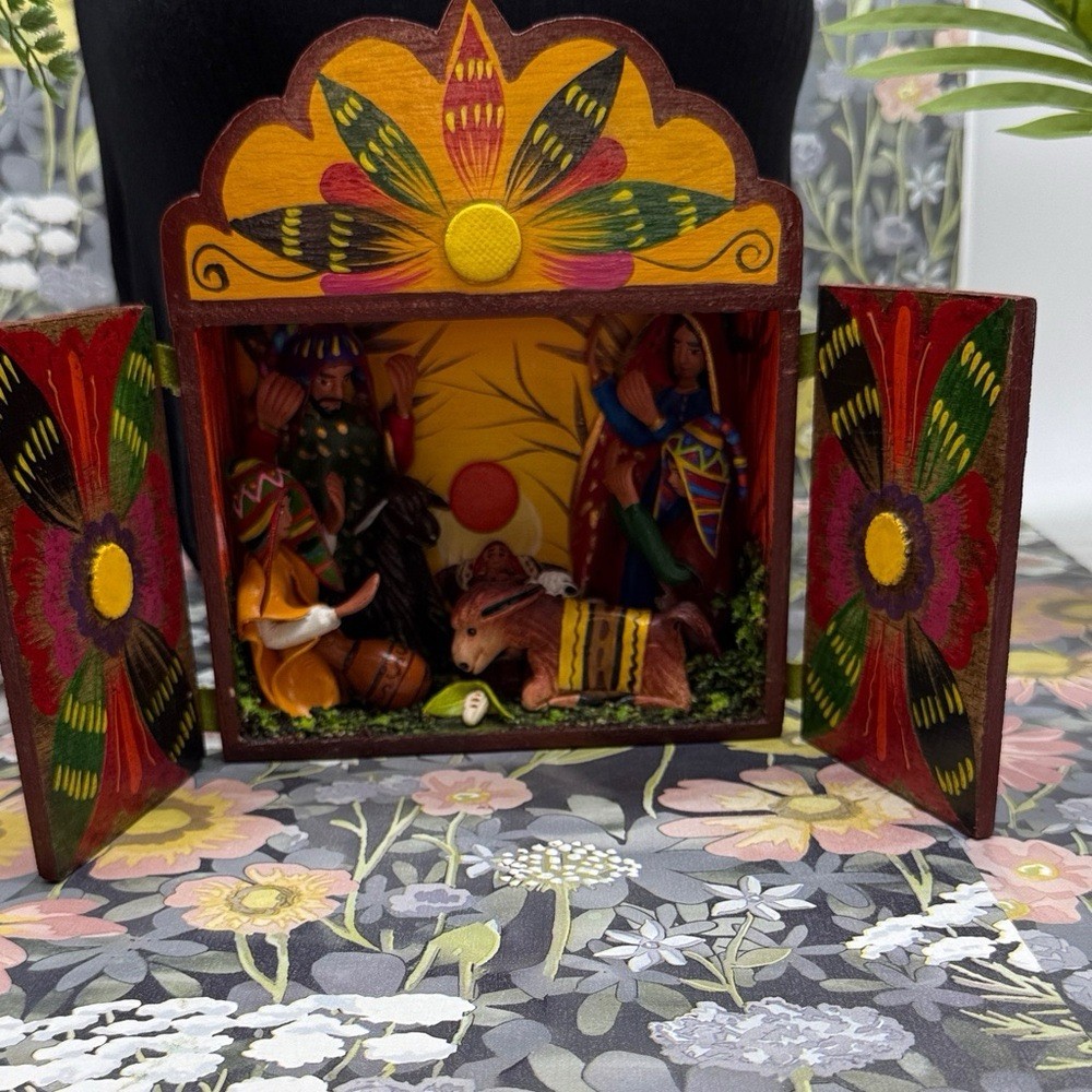 handmade Andean retablo nativity scene by Erika Ulloa from Peru