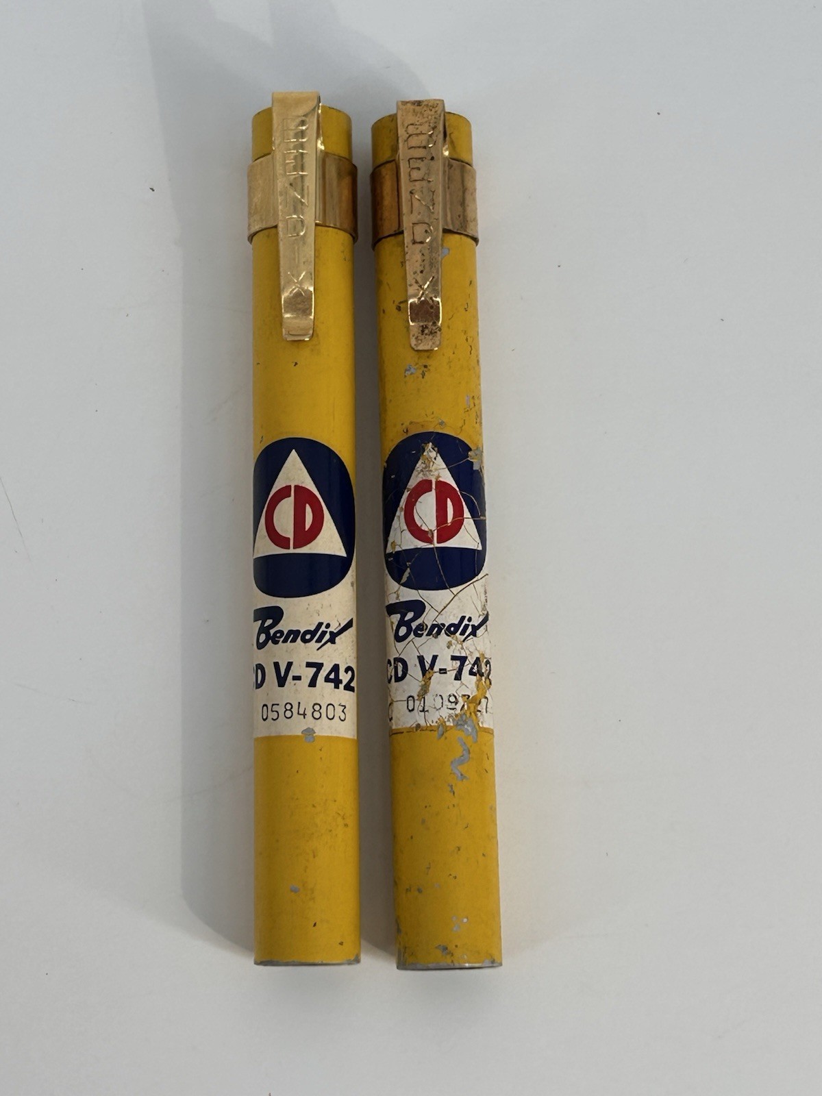 Bendix Civil Defense Radiological Fiber Pocket Dosimeter CD V-742 Pair UNTESTED
