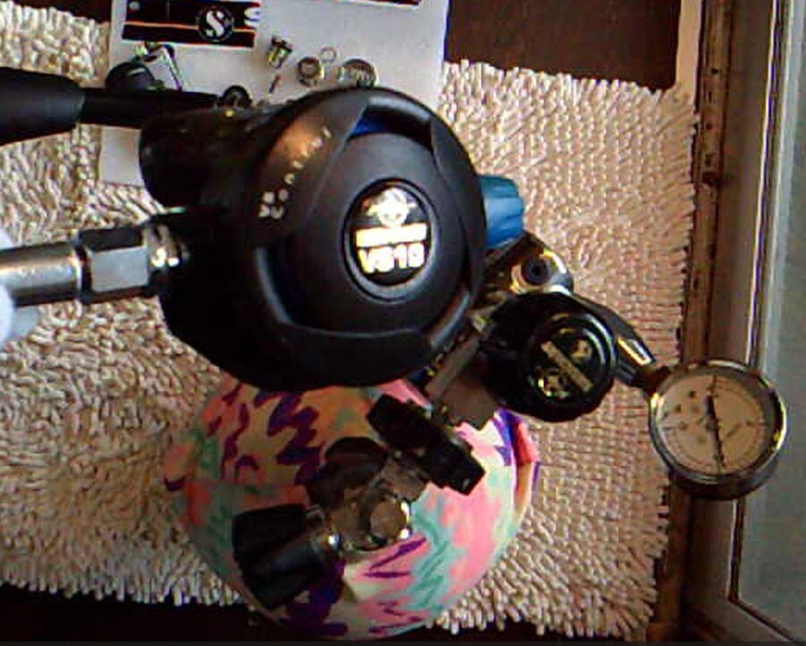 BEUCHAT VS-10 ADJUSTABLE / 941372 SCUBA DIVING REGULATOR.