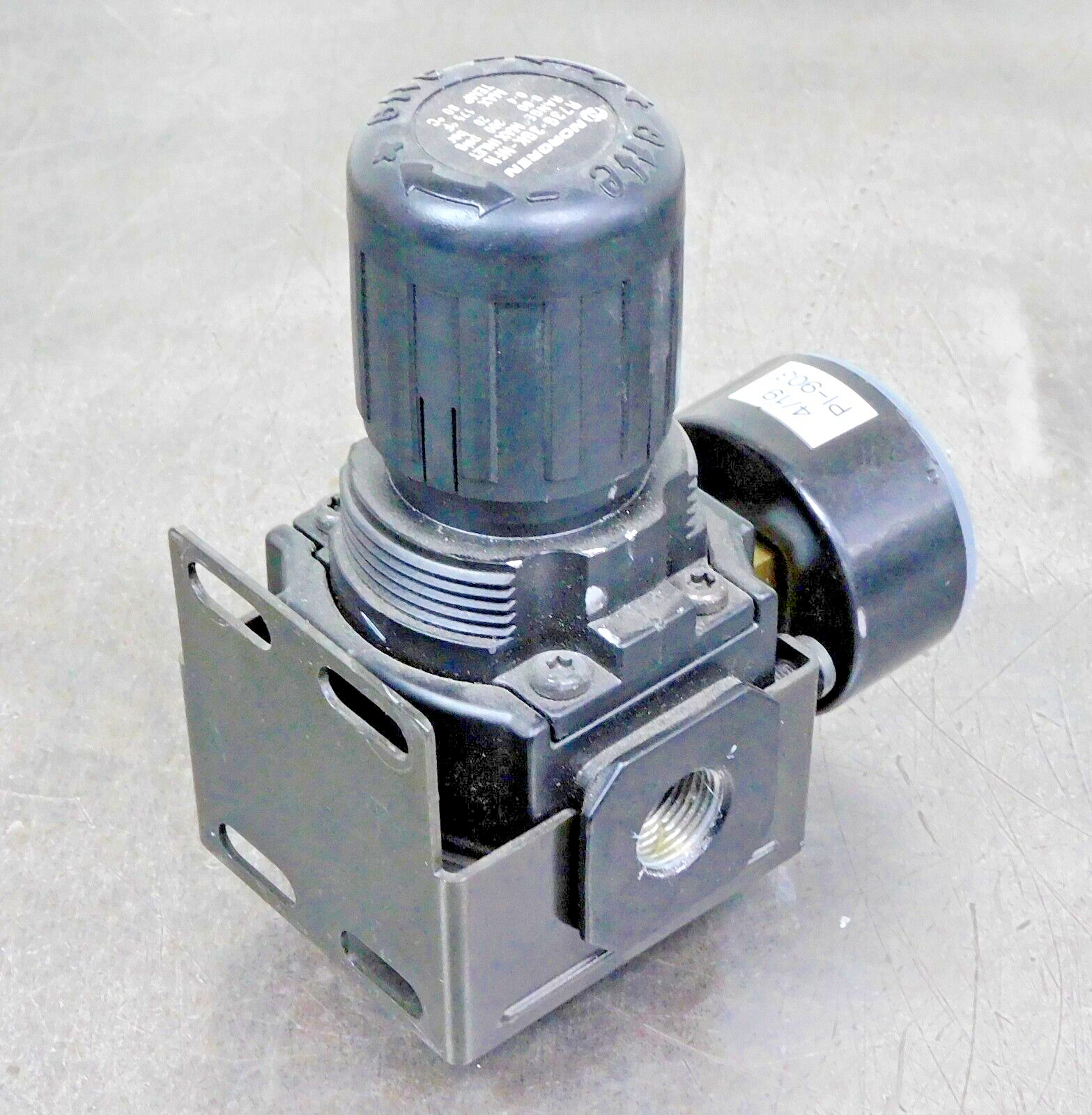 Norgren R73G-3GK-NFN Pneumatic Pressure Regulator 3/8" NPT 300 psig 20 bar 175°F