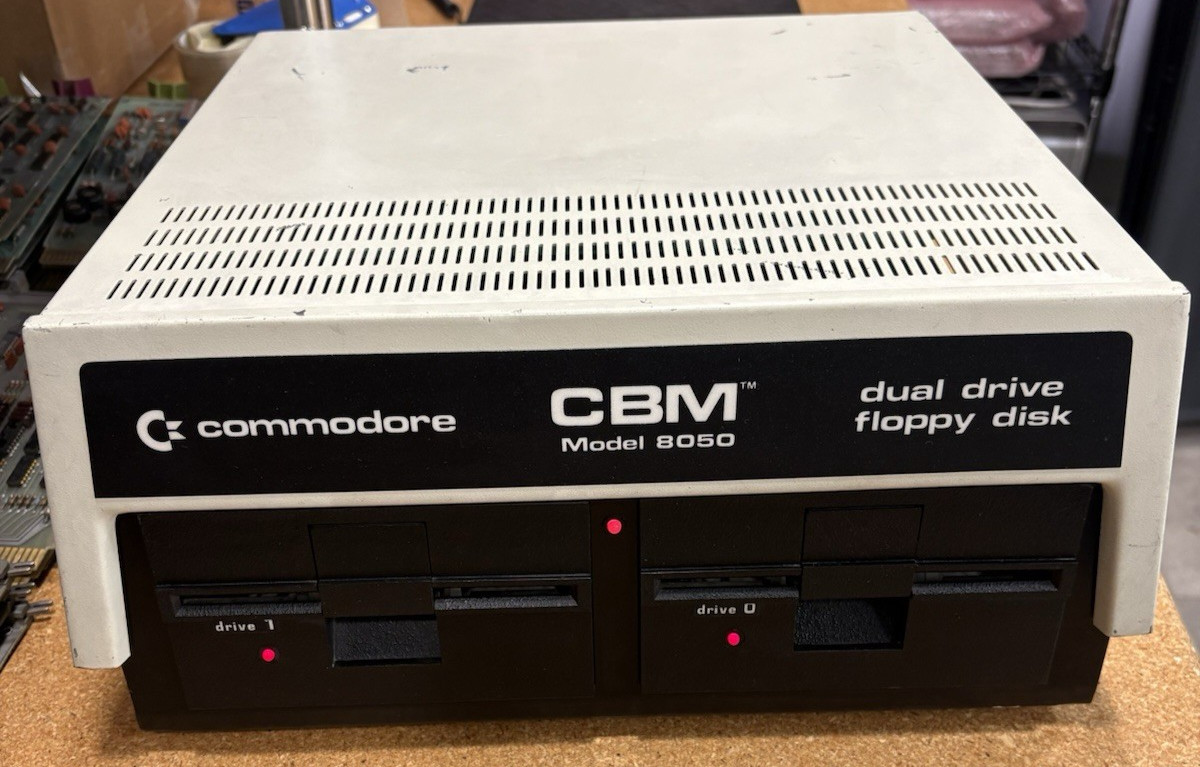 Commodore CBM 8050 Dual Floppy Disk Drive ***Powers on, with Manual***