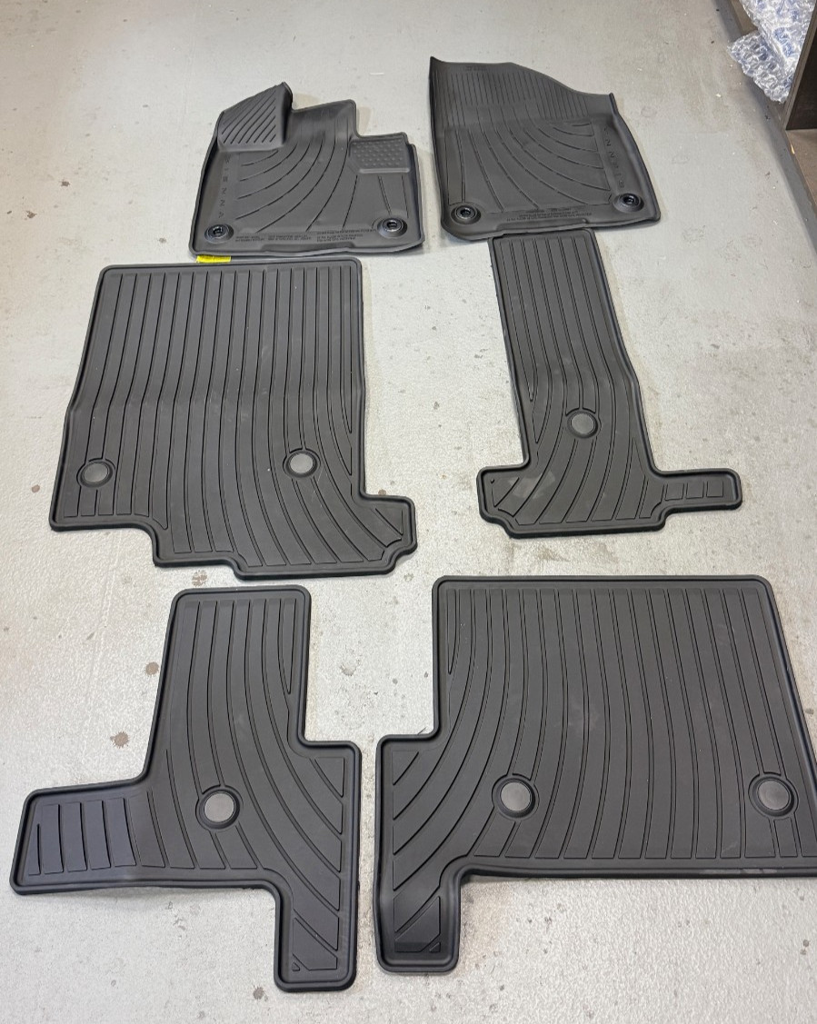 TOYOTA SIENNA HV 2022-2026 8 PCS BLACK ALL WEATHER FLOOR LINERS PT206-08220-02