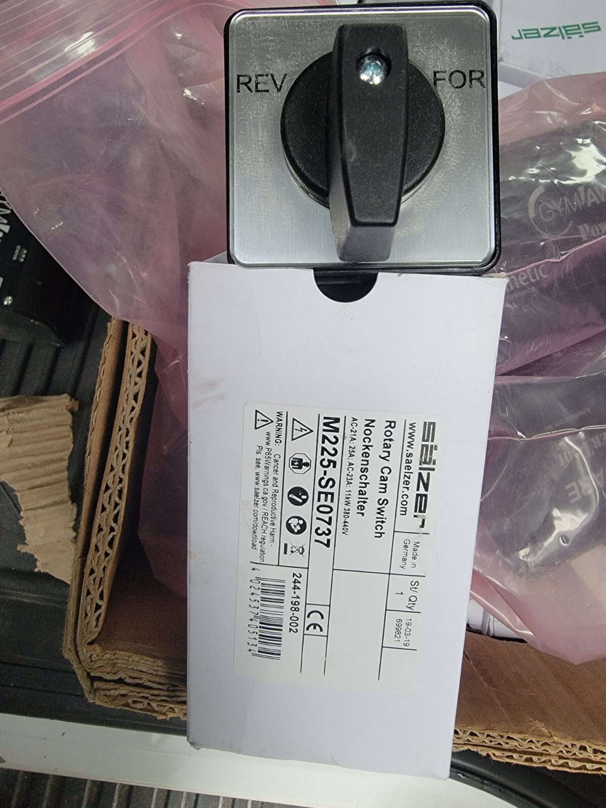Salzer M225-SE0737 3-Position Rotary Cam Switch, 25A, 11kW, 380-440V bx370