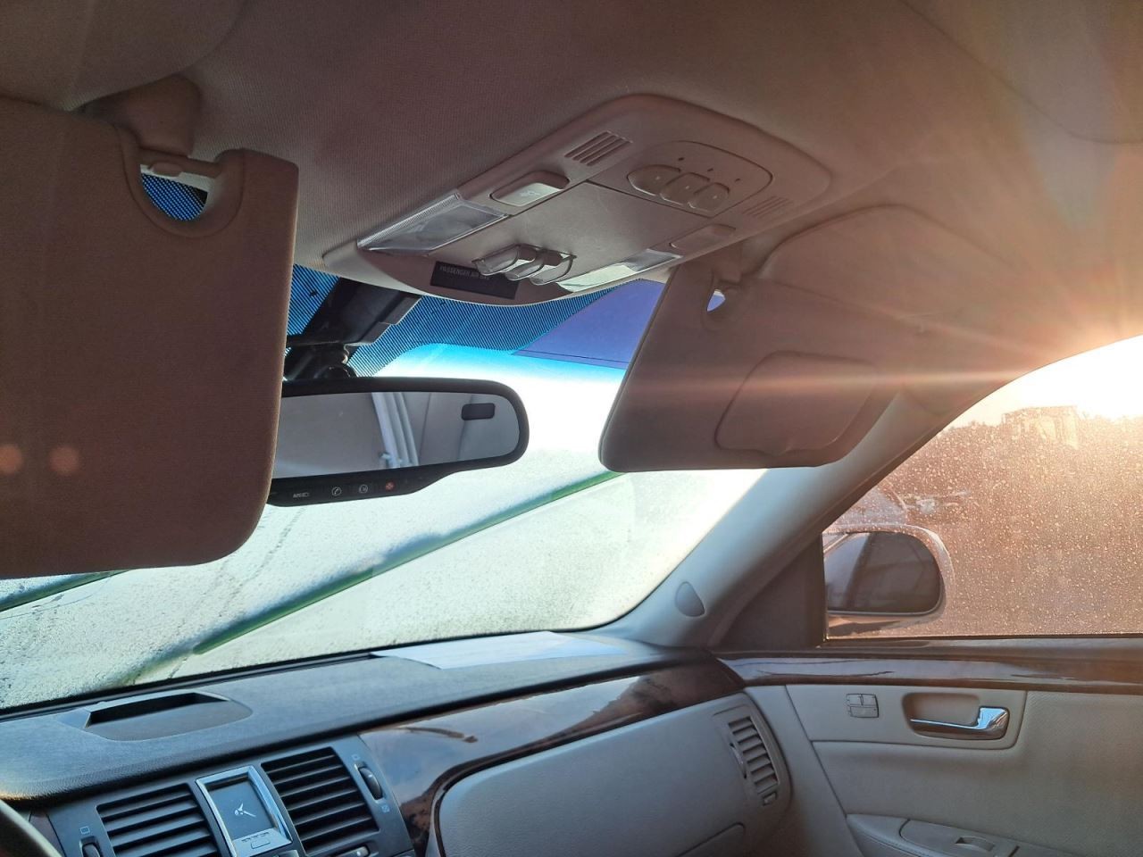 DTS 2011 Glove Box 4776953