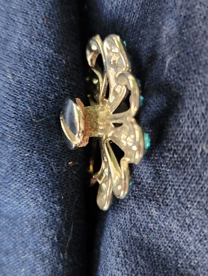 4 PC Blue Rhinestone Flower Concho Screw Back