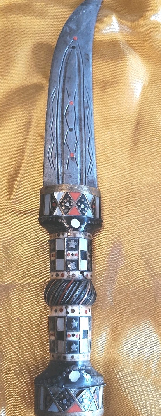 Vintage Mid East Dagger Majdal Sham Khanjar Jeweled Blade, Excellent Quality