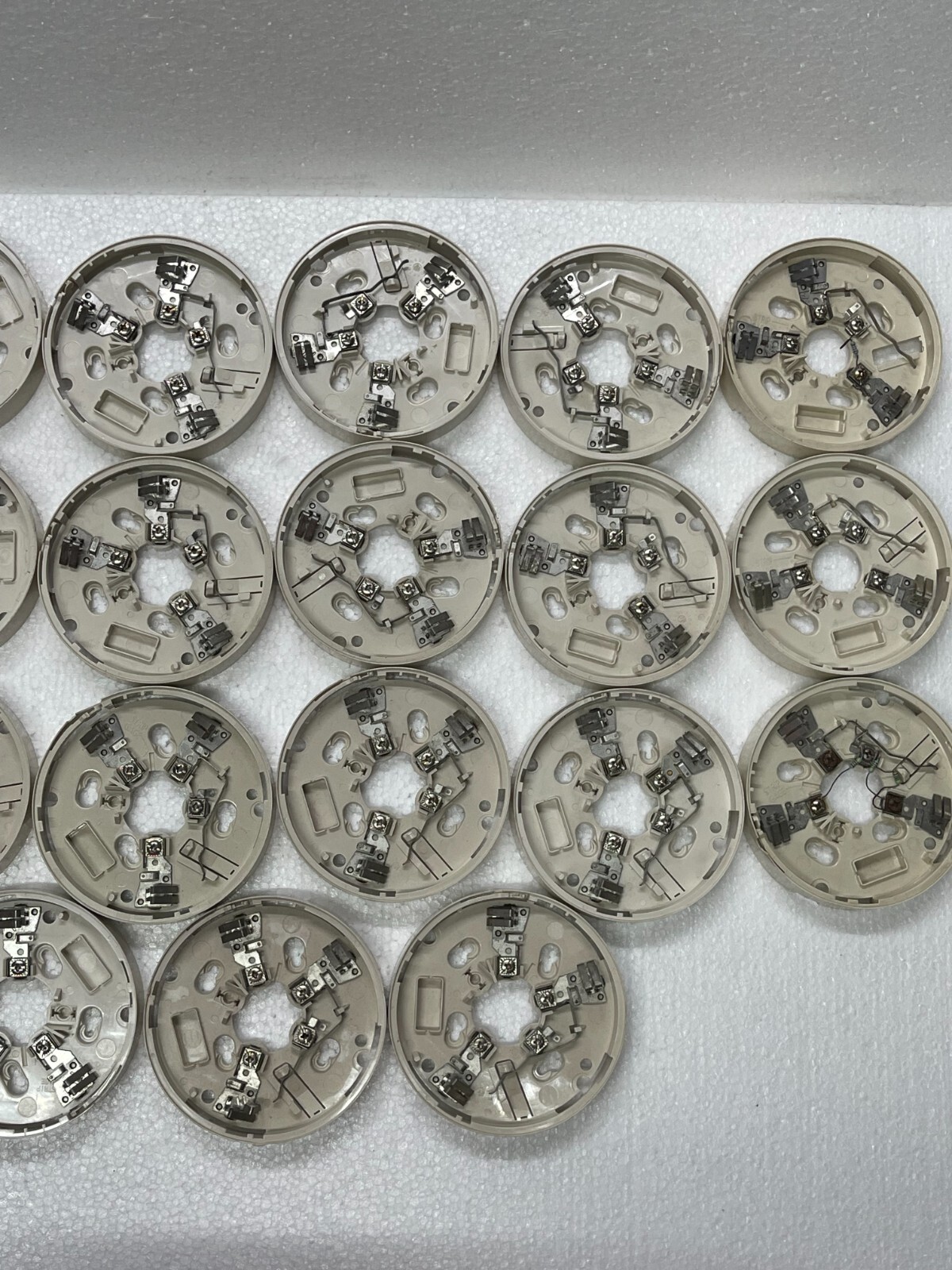 25pcs of System Sensor Model 2351E Smoke Detector With System Sensor Base B401
