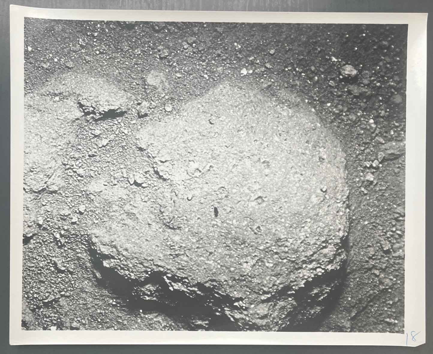 1969 APOLLO 11 VIEW OF A BOULDER ON THE MOON SURFACE PRESS PHOTO SPACE NASA