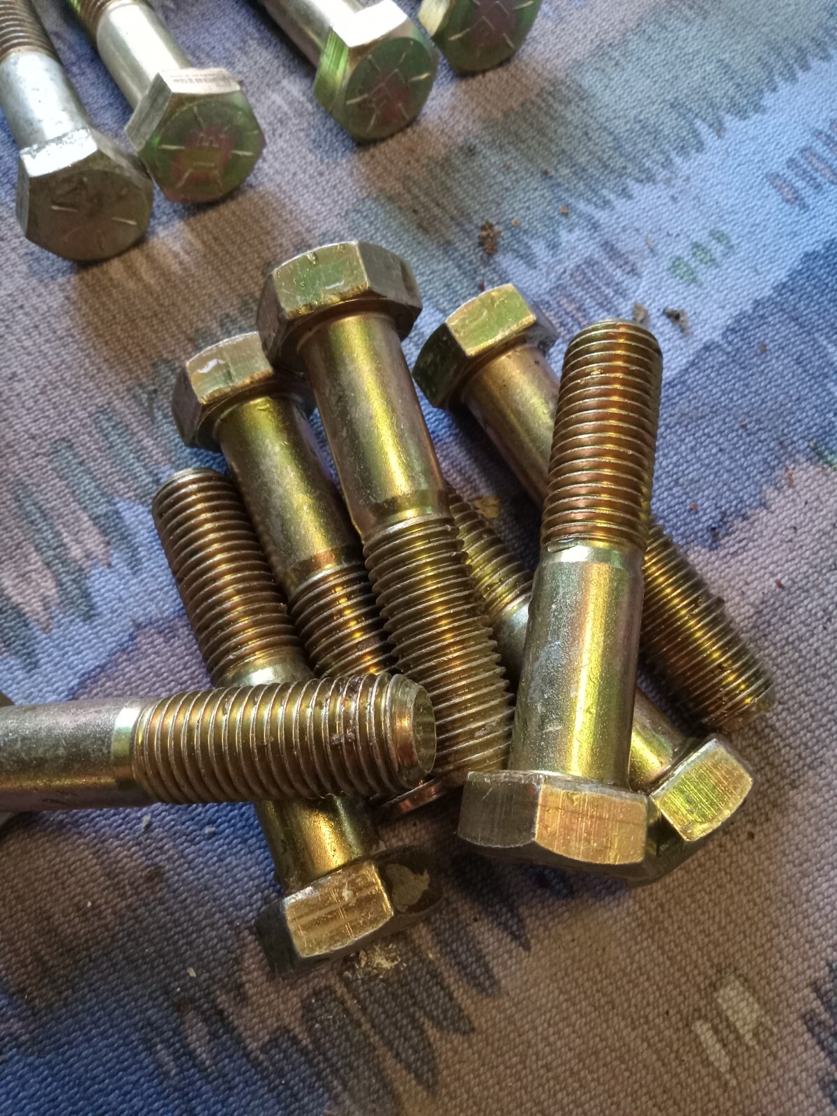 7/8"-9 ×4" Grade 8 Bolt Made In Usa Hex Cap Screw (quantity of 8)