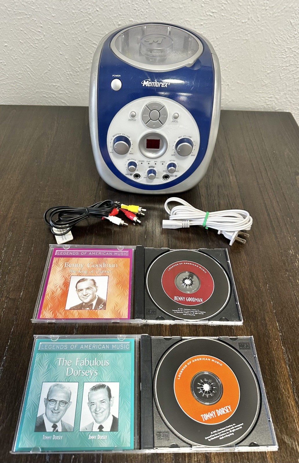 Memorex Portable Karaoke System MKS2115NBL TESTED WORKING Plus two CDs