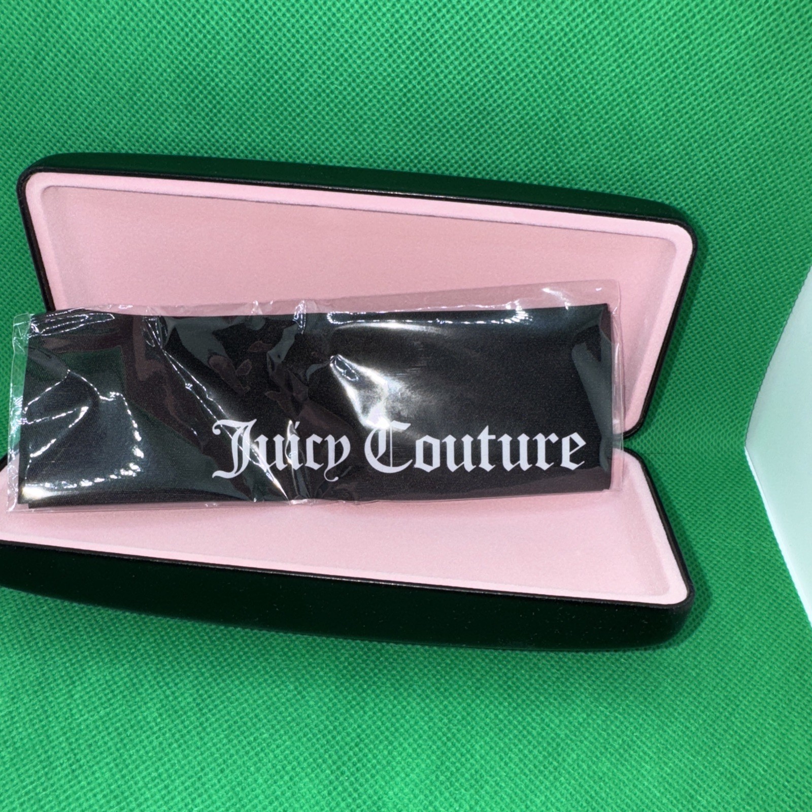 NEW AUTHENTIC JUICY COUTURE EYEGLASS CASE BLACK w/ CLOTH
