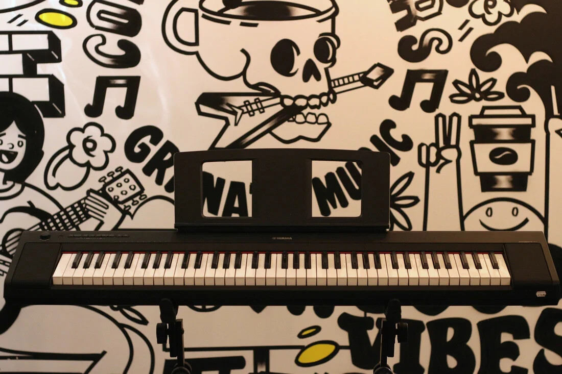 Yamaha Piaggero NP-35 Digital Piano -  White