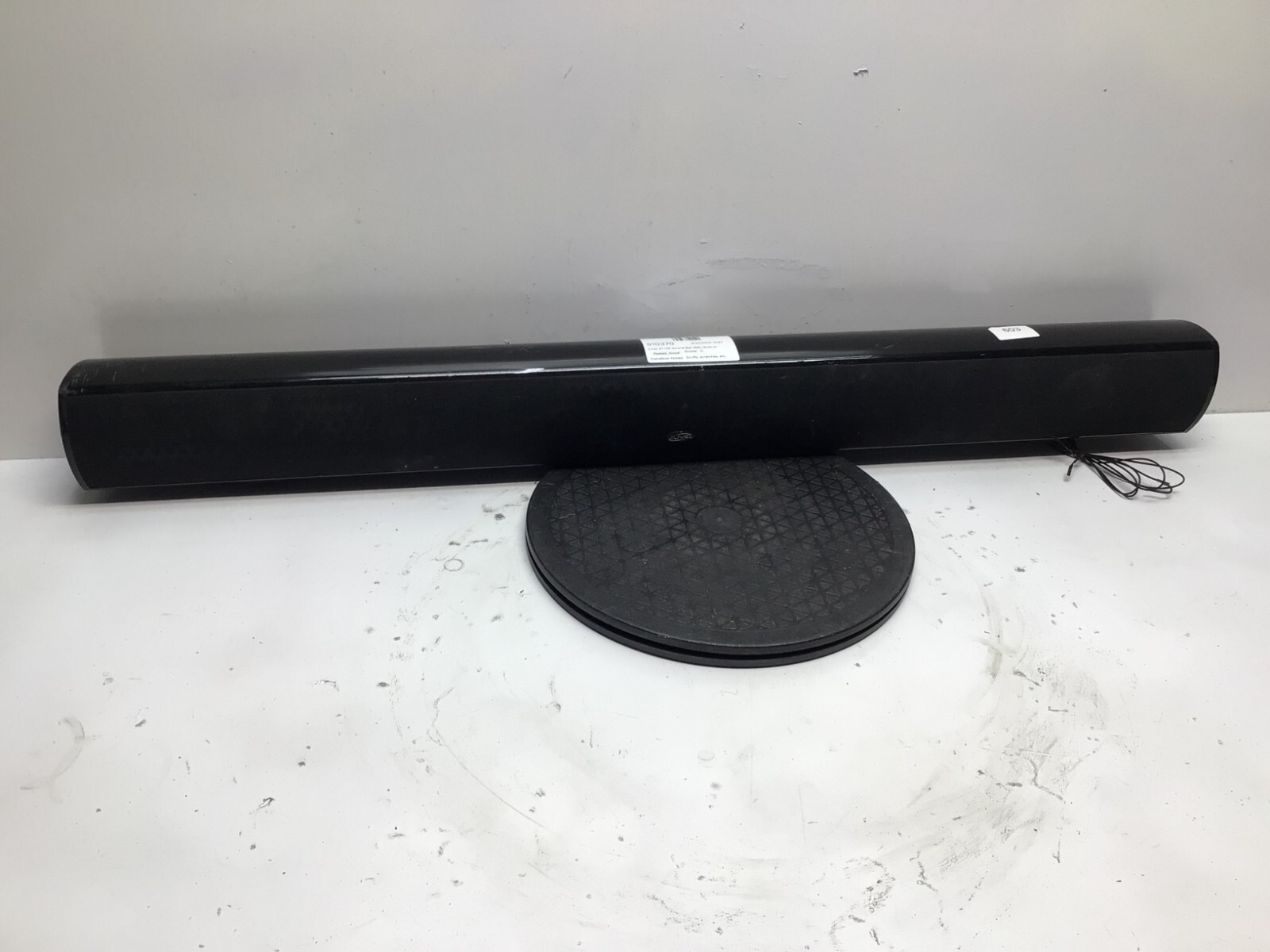 iLive 37 HD Sound Bar With Built-In Subwoofer  IT123B