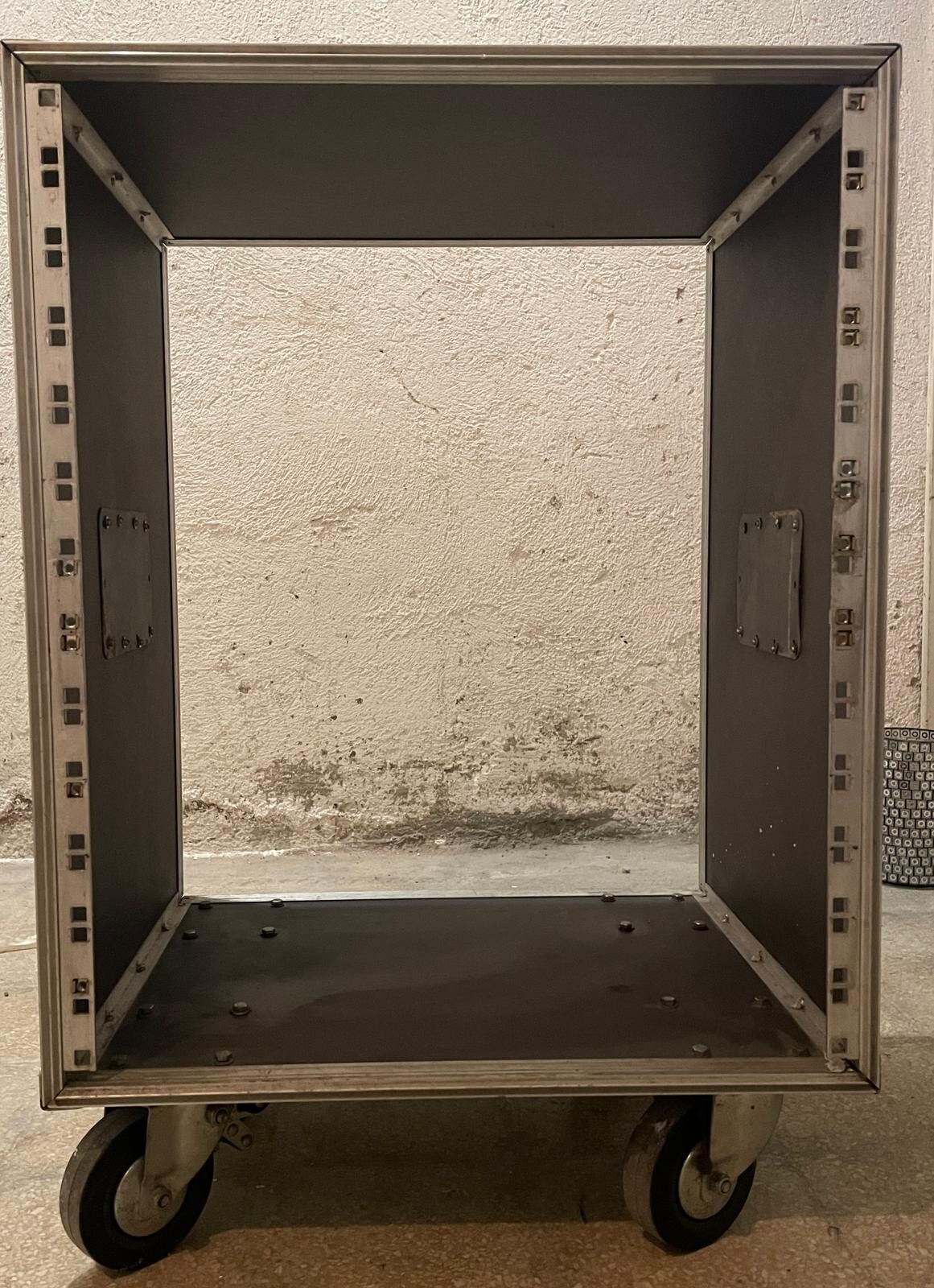 MOBILE PORTARACK WITH WHEELS