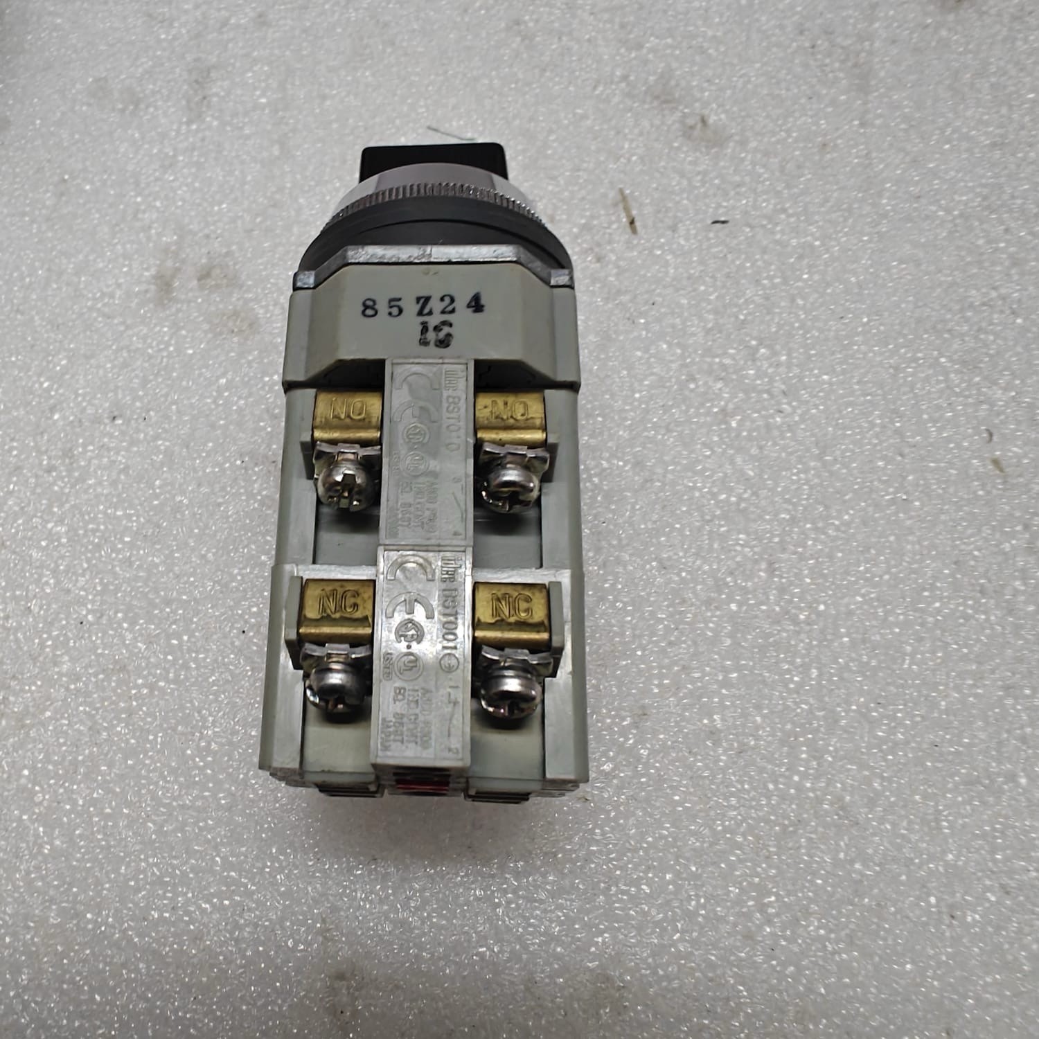 IDEC CONTROL UNIT SELECTOR SWITCH ASD0335 (ASD3323N)
