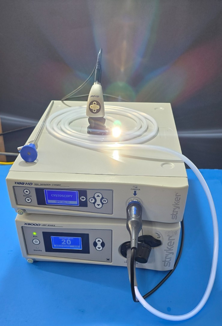 Stryker 1188 Camera System, X8000 Light Source , 5mm Scope & Fiber Optic Cable
