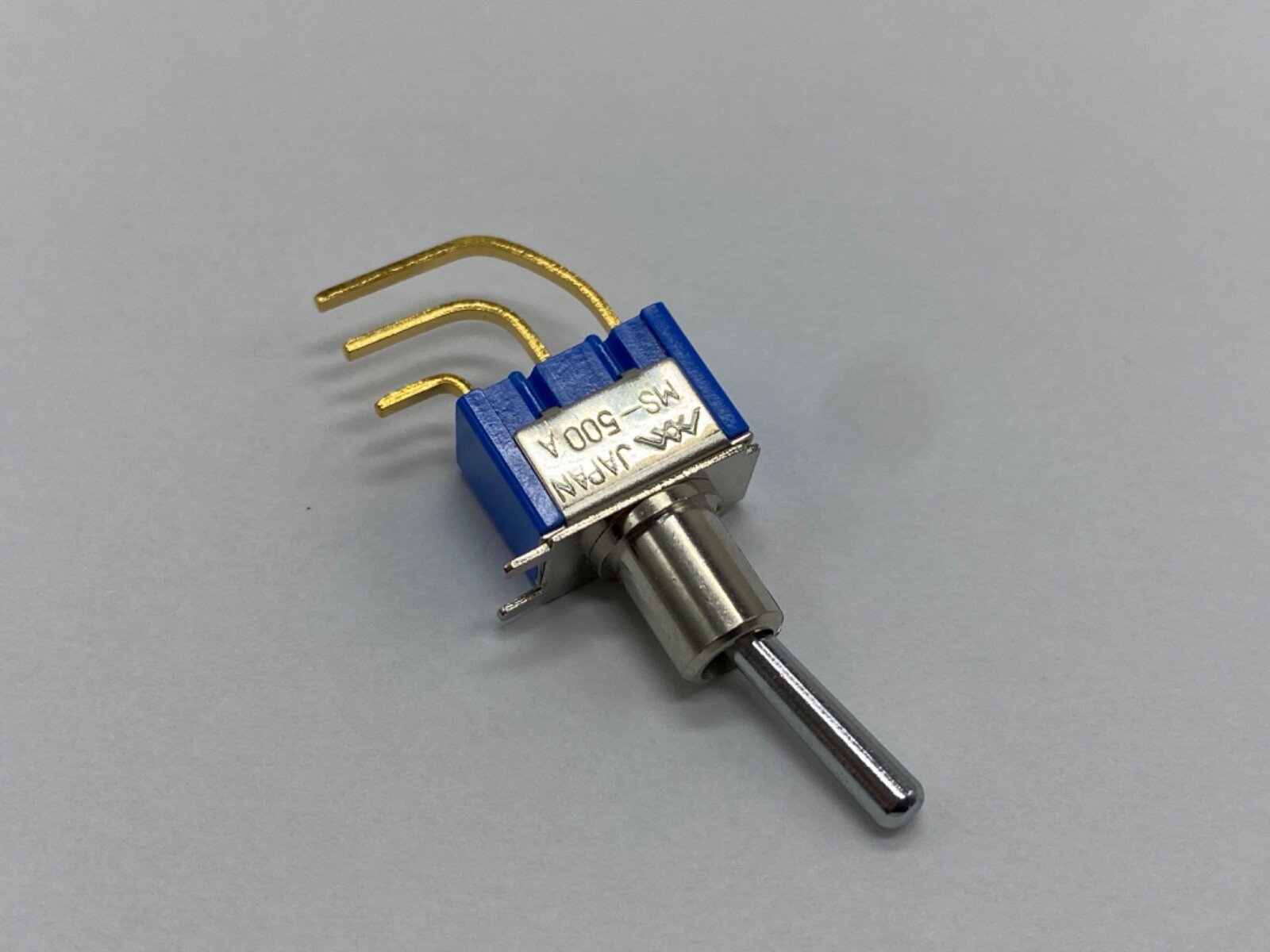Misumi switch MS-500A series, NC/NC single pole 90 degree solder mount leads