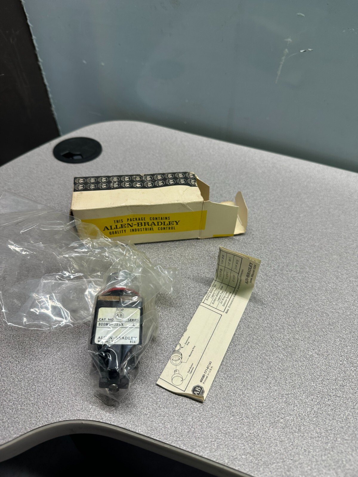 Allen Bradley 800MR-JX5K Switch Series A.NOS. FREE SHIPPING.