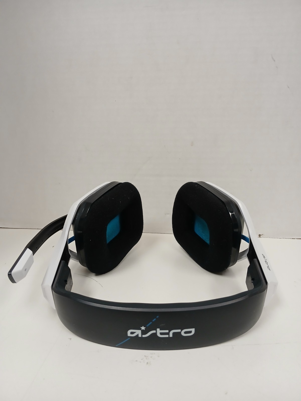 Logitech Astro A20 Wireless Gaming Headset *READ*