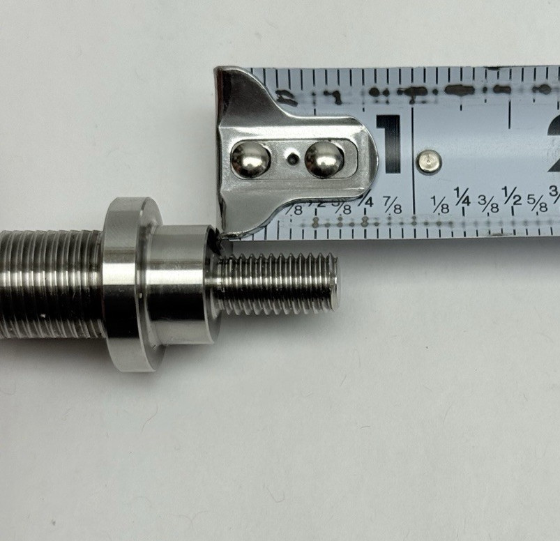 23-13718-012 Electrical Pass Thru Stud for Freightliner