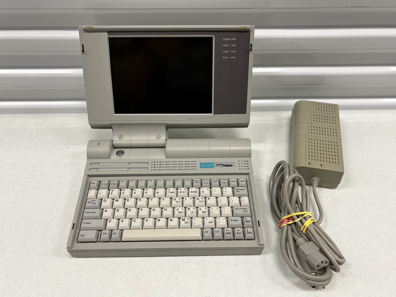 Leading Technology 9800NB Laptop Computer Intel 386 CPU AS IS FOR PARTS/REPAIR