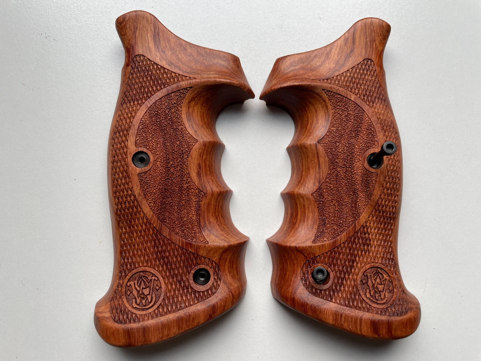 New Prof.Target Grips for S&W N FRAME ROUND BUTT Revolver; Rough texture&checker