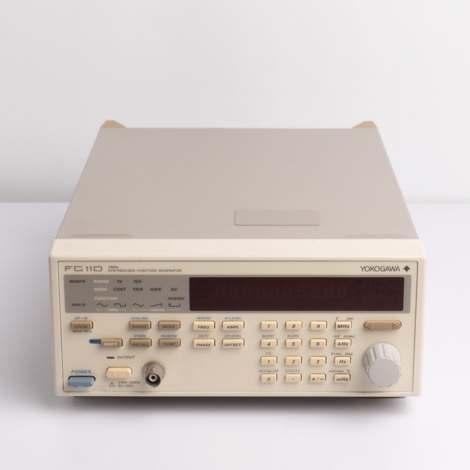 YOKOGAWA FG110 2MHz SYNTHESIZED FUNCTION GENERATOR W/Cables