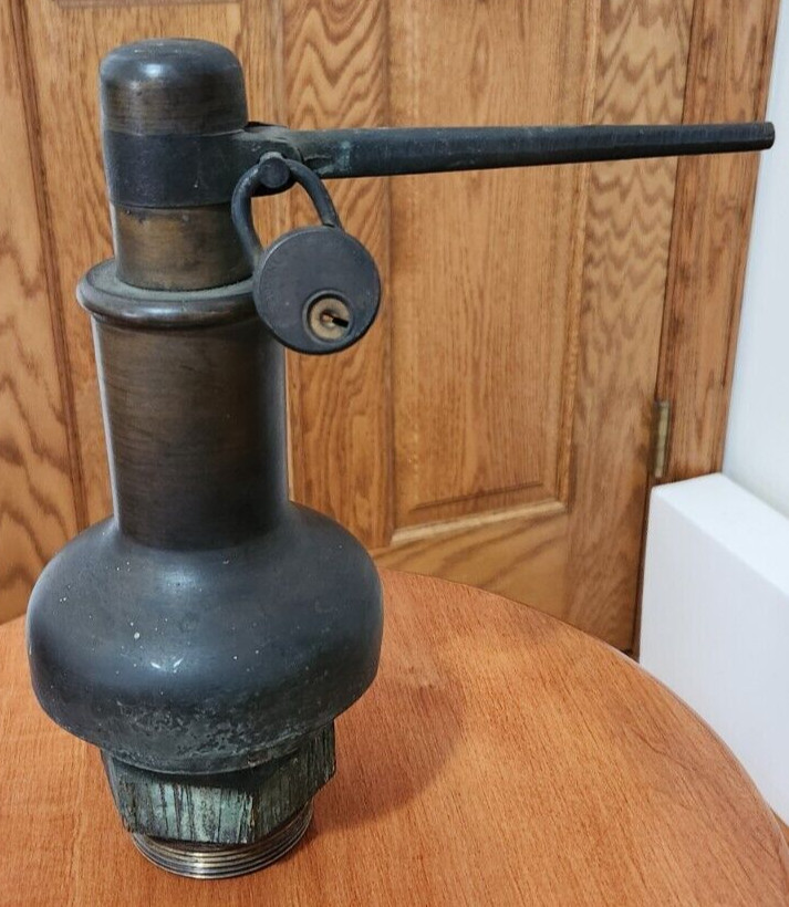 VINTAGE AMERICAN STEAM GAUGE & VALVE MFG. CO. PRESSURE RELIEF VALVE W /LOCK