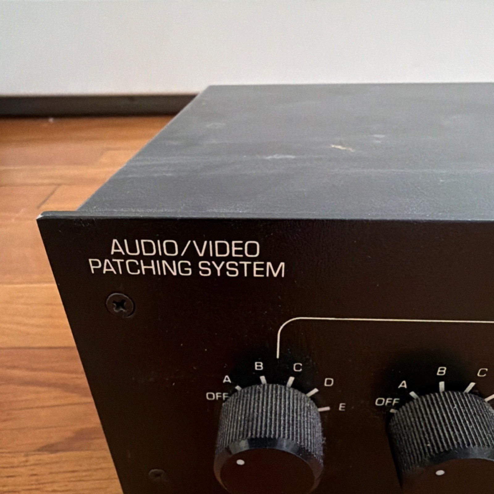 Niles VSA-5 Audio/Video Patching System Black, Switch w/ Lamp Fuse, US Plug