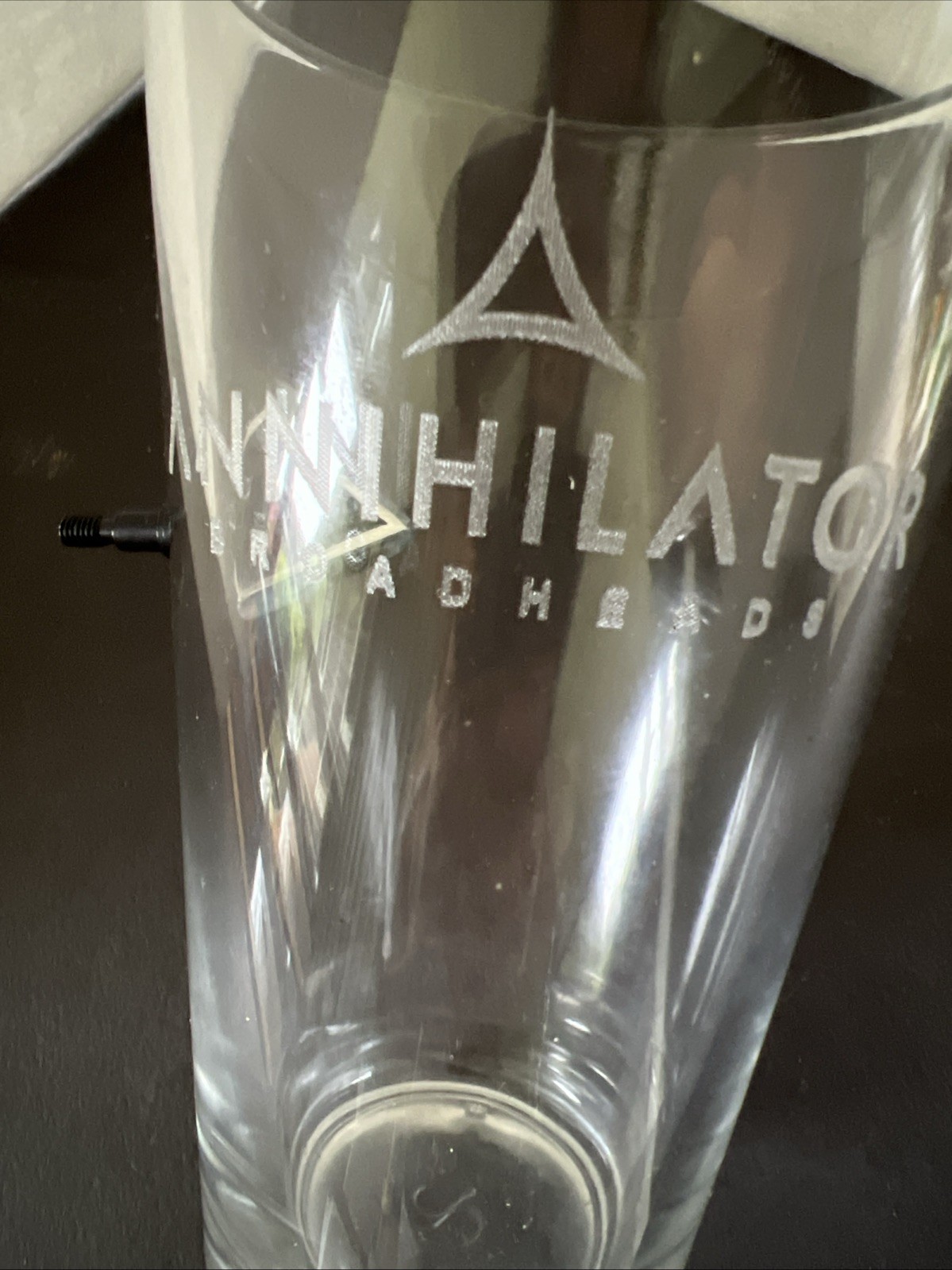 Annihilator Broadheads Pint Beer Drinking Glass with Arrowhead
