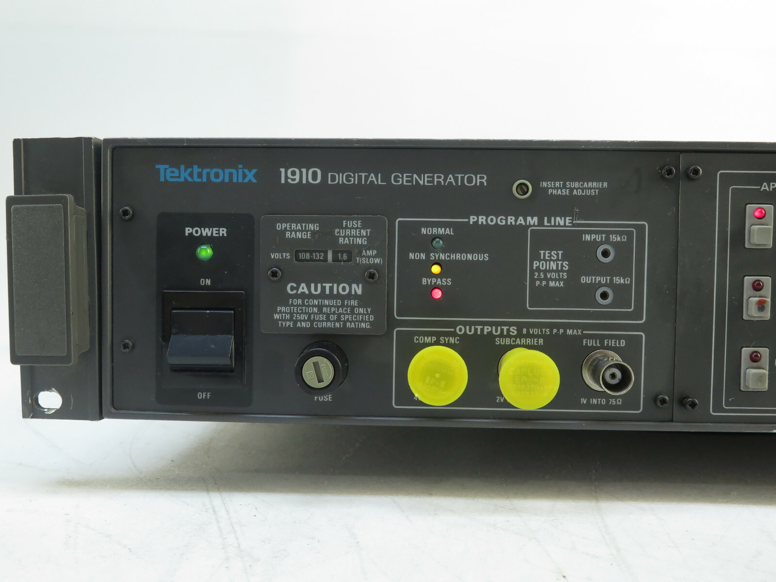TEKTRONIX 1910 Digital Signal Generator