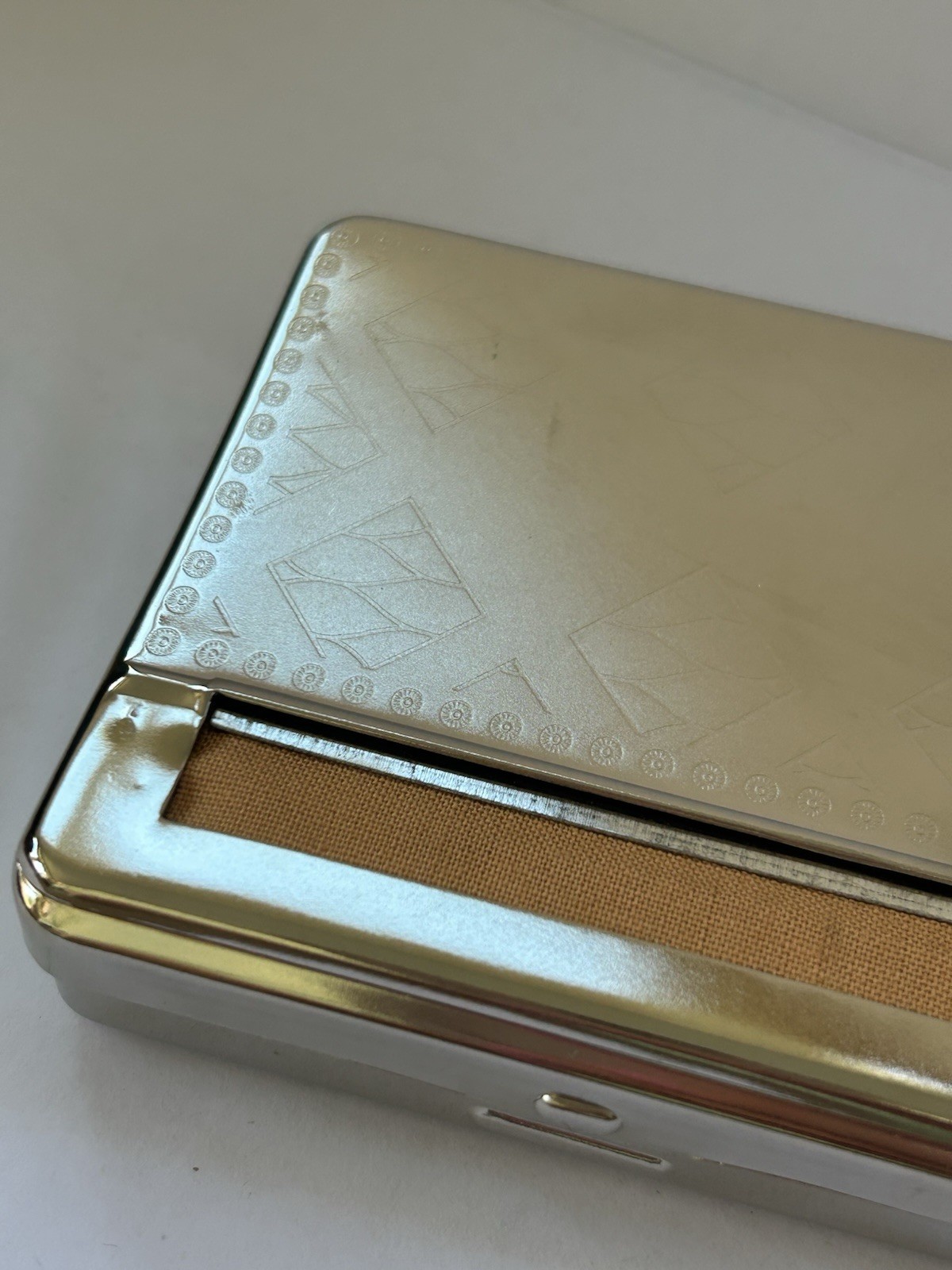 Automatic Tobacco Rolling Box Chrome Diamond Design