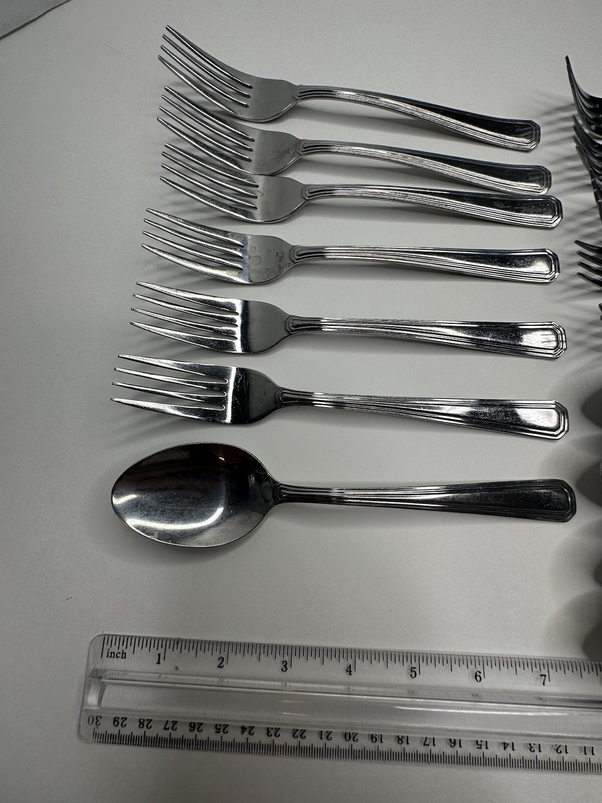 Hampton Silversmiths Rimmed Stainless Flatware 16 Pc Replacement Fork Spoon