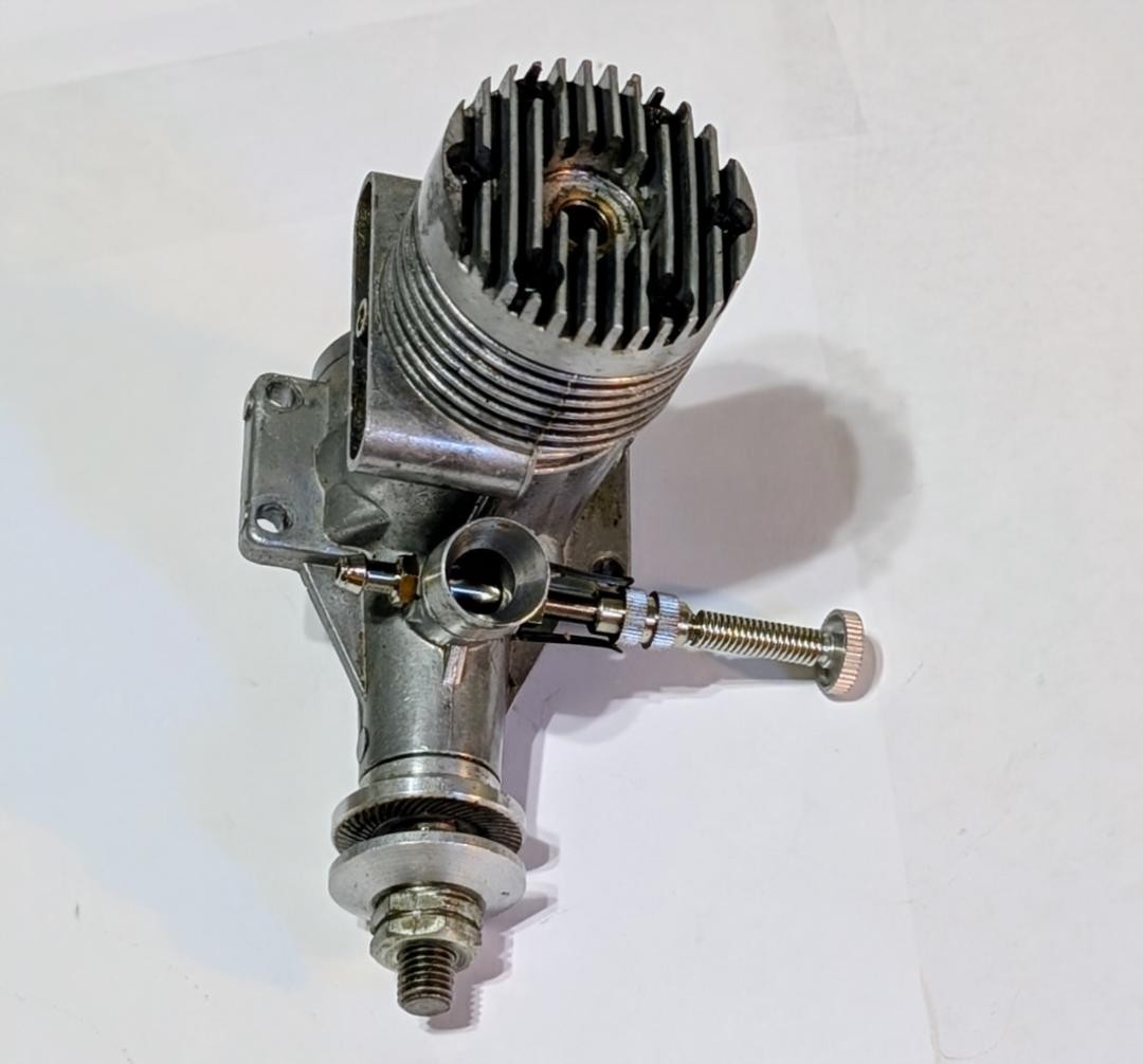 O S MAX -S 35 CONTROL LINE ENGINE W/ NEW NEEDLE VALVE , GOOD COMPRESSION