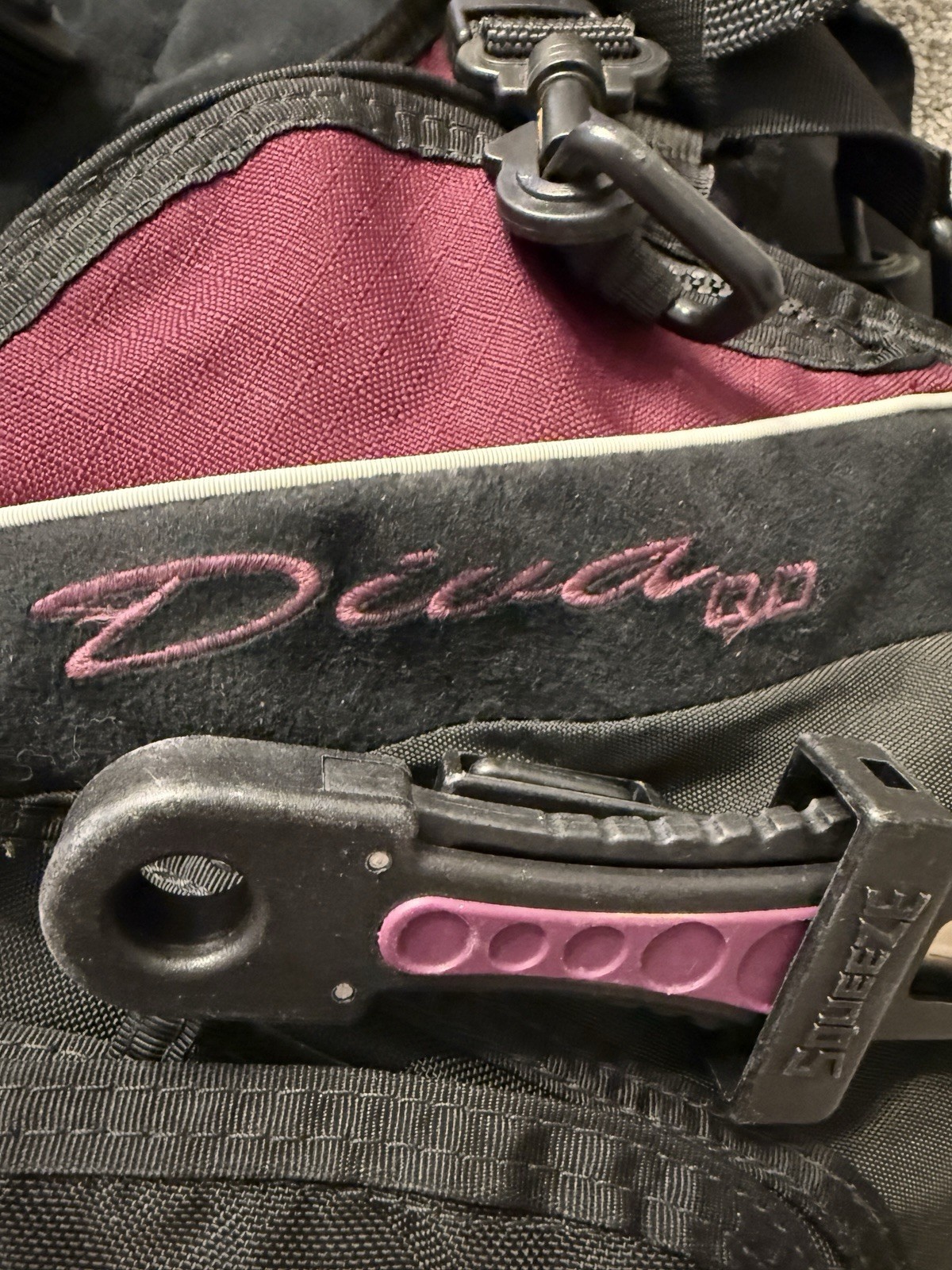 SeaQuest Diva BCD Medium Size w/ Tank Traction & Dive Knife Set Pre-Owned