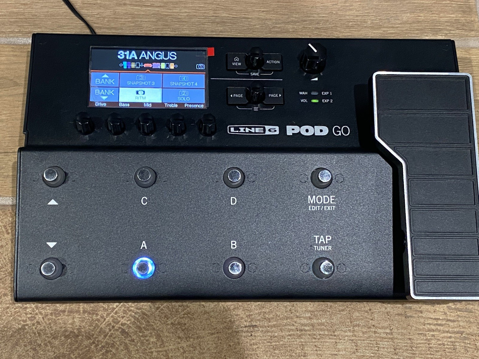 Line 6 POD Go Guitar Multi-Effects Pedal (With Power adapter)