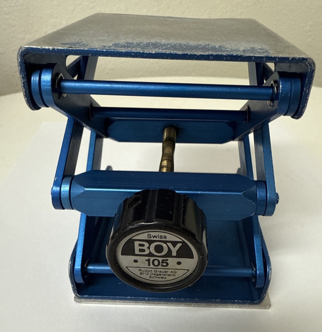 Rudolf Grauer SwissBoy Laboratory Jack, Model 105, 3.1" x 3.0" Plate, 33lb, Blue