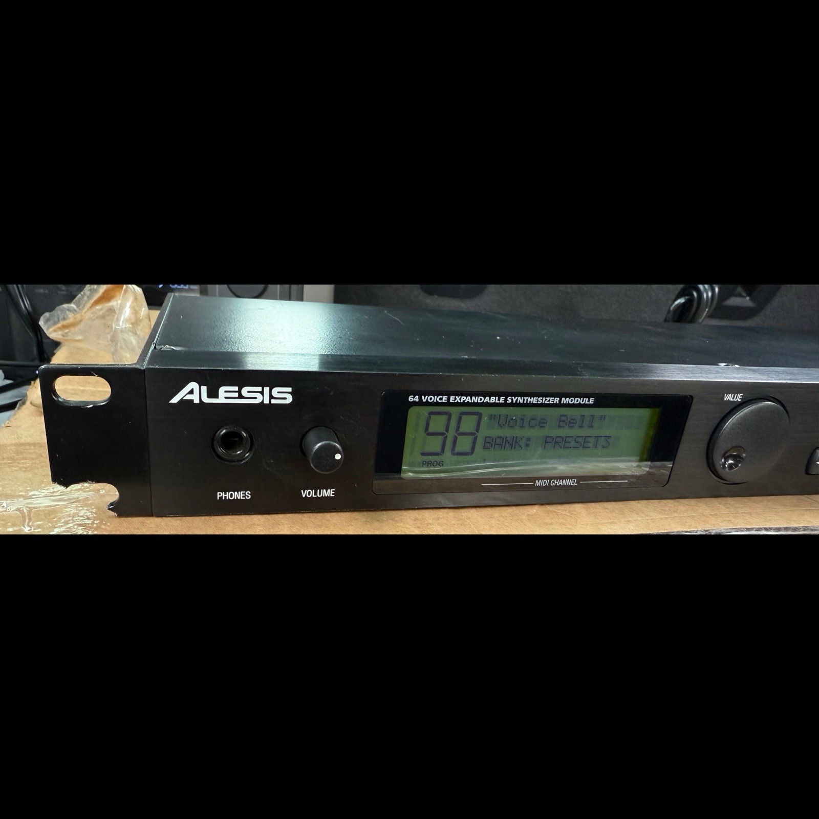 Alesis QSR Rackmount Synth Module w/ Power Adapter