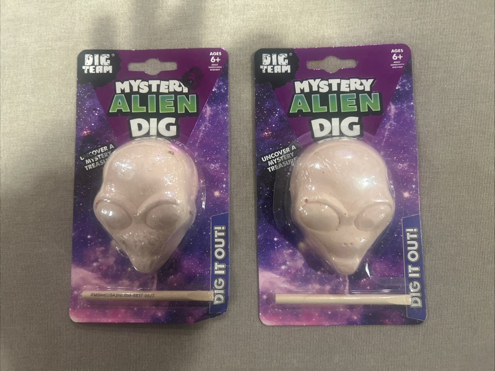 LOT of 2 Dig team Mystery treasures Alien uncover a mystery treasure - Sealed