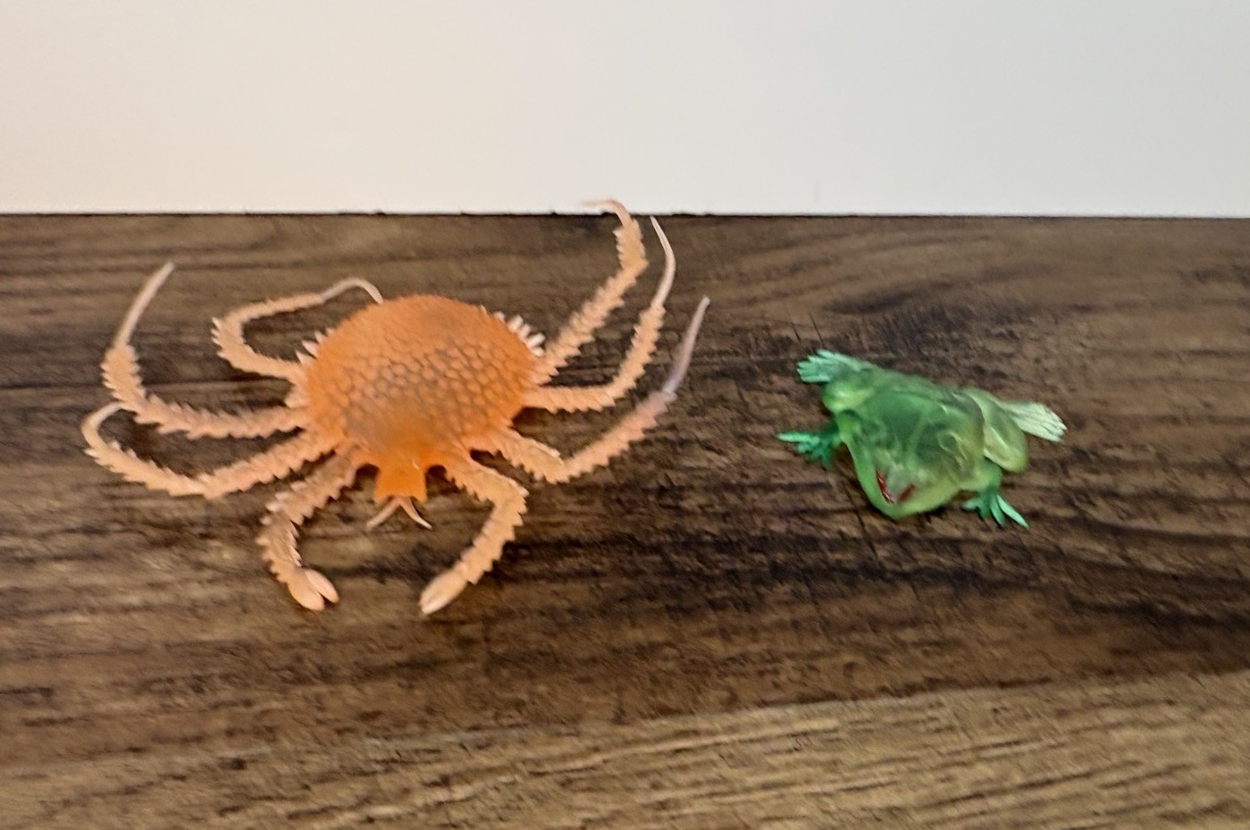 Vintage Halloween Rubber Spider And Frog Figure Set Insects Props