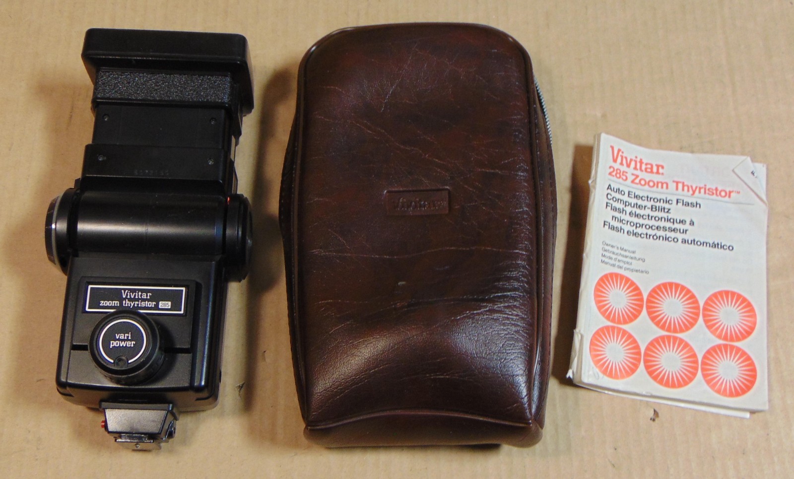 Vivitar 285 Zoom Thyristor with Manual and Vinyl Case