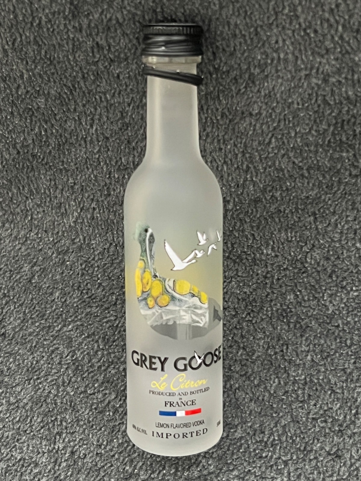 GREY GOOSE Le Citron Lemon Vodka Mini Glass Liquor Bottle EMPTY 50ml