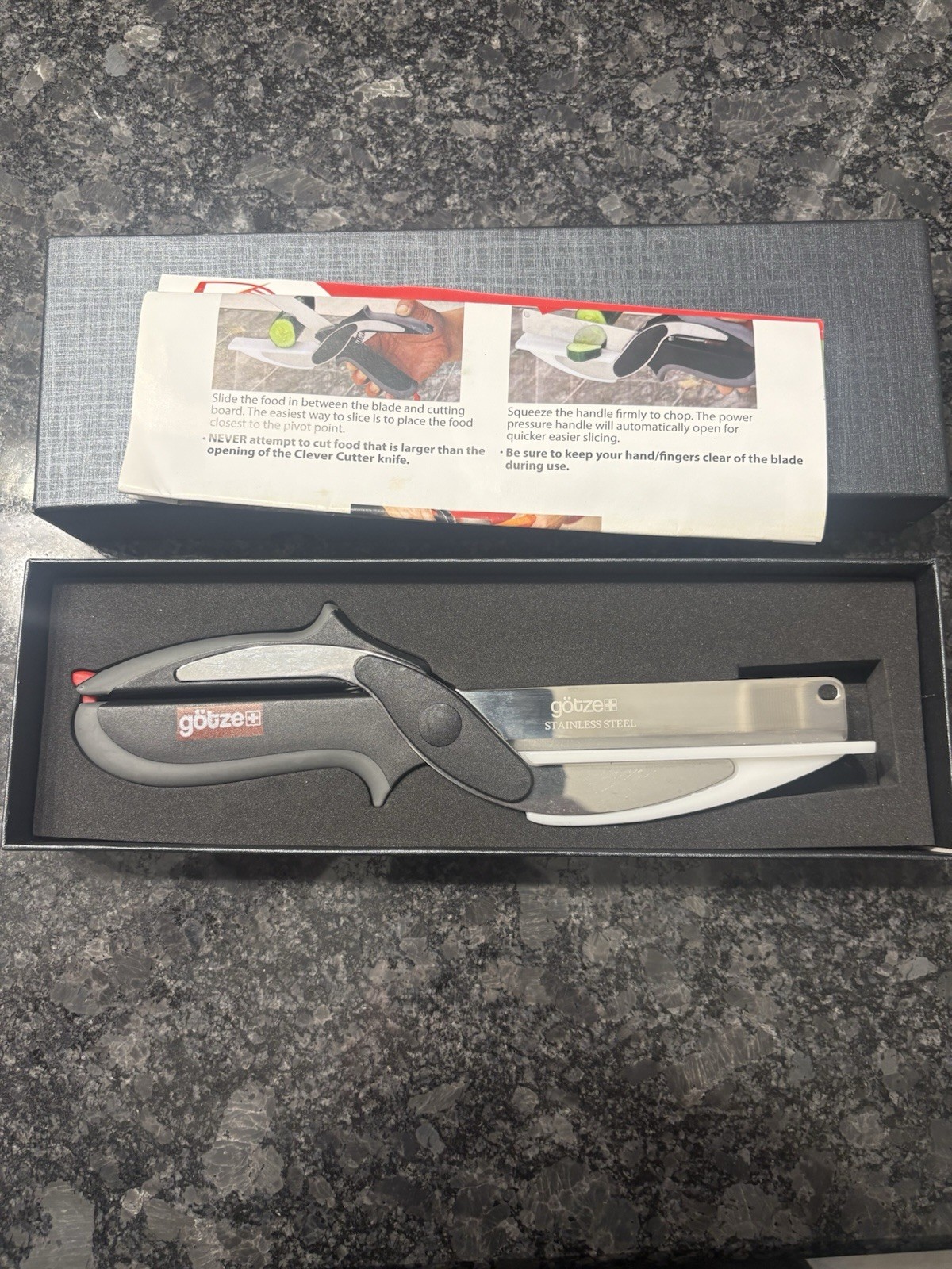GOTZE Ultimate 2-IN-1 Knife & Scissors Cutting Board Stainless Smart Cutter